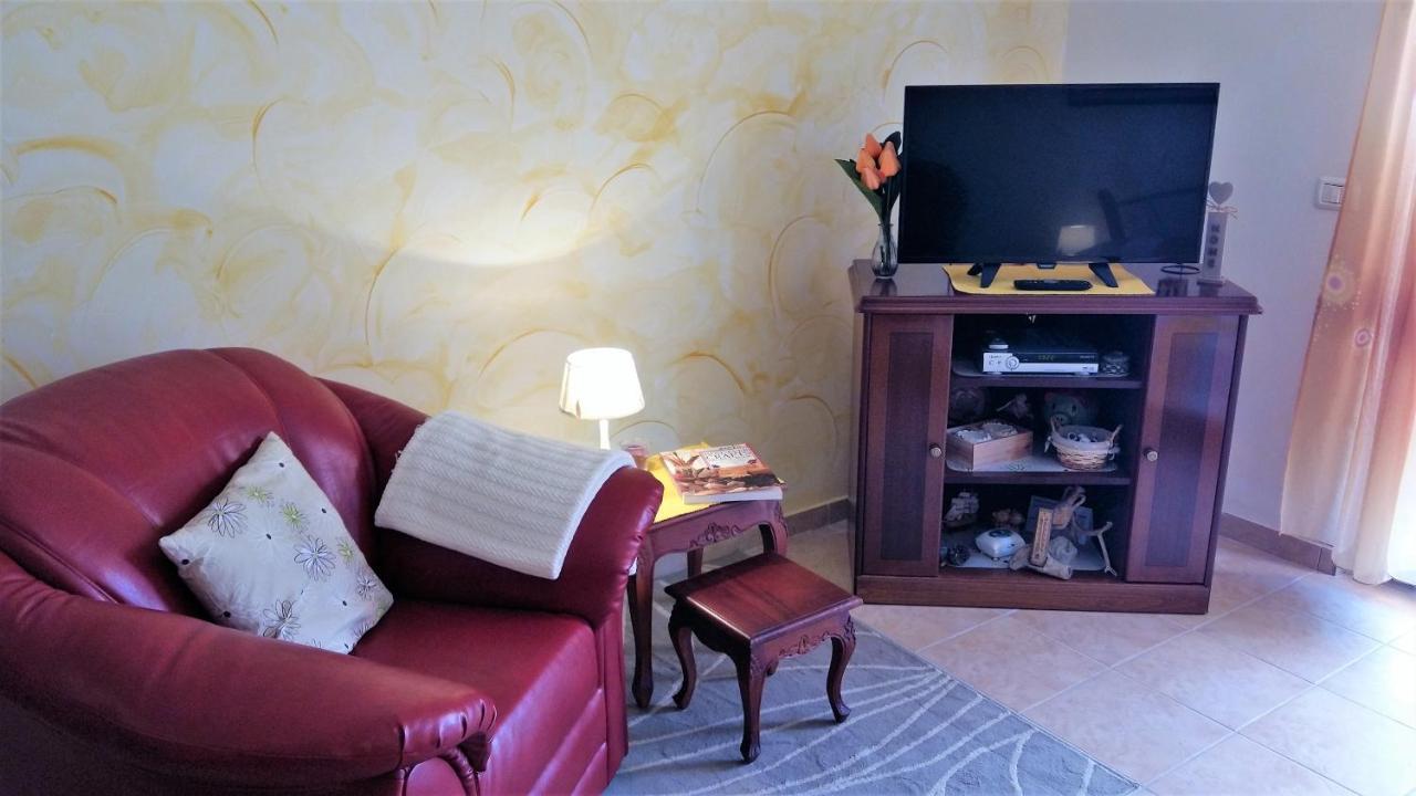 Studio Apartment Lela Ližnjan エクステリア 写真